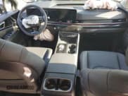 ✅ 2025 Kia Carnival SX Prestige • VIN: KNDNE5KA4S6051169 • Lot: 70512485. Wystawiony na Copart z przebiegiem 1 213 mil. Bezpłatny archiwum sprzedaży aukcyjnych z USA i szczegółowy raport historii pojazdu na DreamBid. Zdjęcie 8.