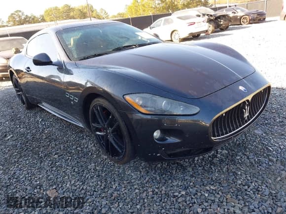 ✅ 2010 Maserati GranTurismo S Auto • VIN: ZAM45KLA0A0053443 • Lot: 43741724. Wystawiony na IAAI z przebiegiem 122 455 mil. Bezpłatny archiwum sprzedaży aukcyjnych z USA i szczegółowy raport historii pojazdu na DreamBid. Zdjęcie 1.