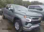 2026 Chevrolet Silverado 1500 LT z VIN 3GCUKDED5TG116874, wystawiony jako IAAI lot #43568713 z przebiegiem 1 845 mil mil oraz . Historia ofert i sprzedaży dostępna na DreamBid. Obrazek 1.