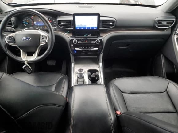 ✅ 2021 Ford Explorer Limited • VIN: 1FMSK8FH0MGA84991 • Lot: 71104255. Wystawiony na Copart z przebiegiem 65 150 mil. Bezpłatny archiwum sprzedaży aukcyjnych z USA i szczegółowy raport historii pojazdu na DreamBid. Zdjęcie 8.