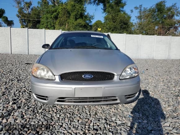 ✅ 2006 Ford Taurus SE • VIN: 1FAHP53U06A217356 • Лот: 87071325. Опубликован ранее на Copart с пробегом 127 190 миль. Бесплатный доступ к архиву аукционных продаж из США и подробный отчёт об истории автомобиля на DreamBid. Изображение 5.