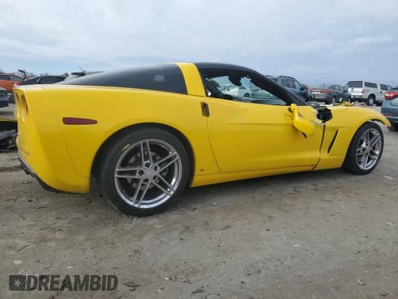 2006 Chevrolet Corvette with VIN 1G1YY26U165123036, listed as a Copart auction lot 82493634 with 112,367 mi miles and Salvage title. Bid and sale history available at DreamBid. Image 3.