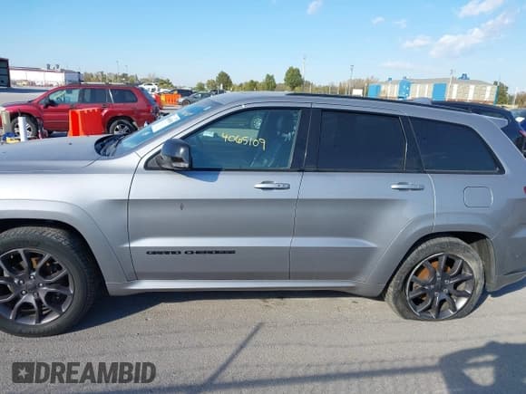 ✅ 2020 Jeep Grand Cherokee Overland • VIN: 1C4RJFCG8LC158475 • Lot: 40665109. Listed on IAAI with 77,233 mi. Free auction sales archive from the USA and detailed vehicle history report at DreamBid. Image 14.