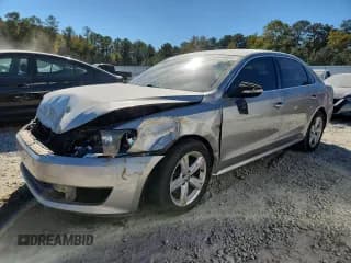 ✅ 2012 Volkswagen Passat SE • VIN: 1VWBH7A3XCC083102 • Lot: 86593945. Listed on Copart with 141,552 mi. Free auction sales archive from the USA and detailed vehicle history report at DreamBid. Image 1.