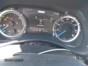 ✅ 2024 Toyota Highlander Hybrid XLE • VIN: 5TDKBRCH8RS603748 • Lot: 43427618. Wystawiony na IAAI z przebiegiem 35 357 mil. Bezpłatny archiwum sprzedaży aukcyjnych z USA i szczegółowy raport historii pojazdu na DreamBid. Zdjęcie 7.