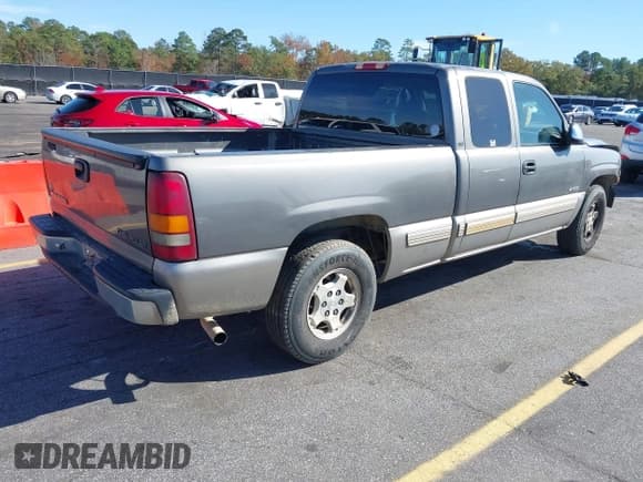 ✅ 2000 Chevrolet Silverado 1500 LS • VIN: 2GCEC19T3Y1406421 • Лот: 43698238. Опубликован ранее на IAAI с пробегом 234 964 миль. Бесплатный доступ к архиву аукционных продаж из США и подробный отчёт об истории автомобиля на DreamBid. Изображение 4.