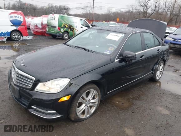 ✅ 2013 Mercedes-Benz C 300 Sport • VIN: WDDGF8AB3DA875140 • Лот: 41096886. Опубликован ранее на IAAI с пробегом 59 027 миль. Бесплатный доступ к архиву аукционных продаж из США и подробный отчёт об истории автомобиля на DreamBid. Изображение 19.