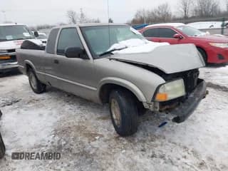 ✅ 2003 GMC Sonoma SLS • VIN: 1GTCS19X738237992 • Lot: 41345031. Wystawiony na IAAI z przebiegiem 154 597 mil. Bezpłatny archiwum sprzedaży aukcyjnych z USA i szczegółowy raport historii pojazdu na DreamBid. Zdjęcie 1.