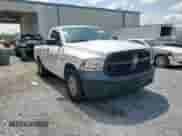 2017 Ram 1500 Tradesman z VIN 3C6JR6AT9HG742076, wystawiony jako Copart lot #59478235 z przebiegiem 148 694 mil mil oraz Szkoda całkowita • Salvage title. Historia ofert i sprzedaży dostępna na DreamBid. Obrazek 13.