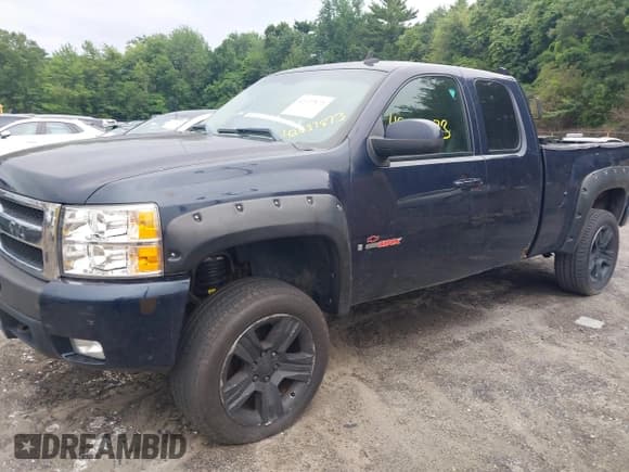 ✅ 2007 Chevrolet Silverado 1500 • VIN: 1GCFK19Y07Z616323 • Lot: 42637873. Wystawiony na IAAI z przebiegiem 191 057 mil. Bezpłatny archiwum sprzedaży aukcyjnych z USA i szczegółowy raport historii pojazdu na DreamBid. Zdjęcie 14.