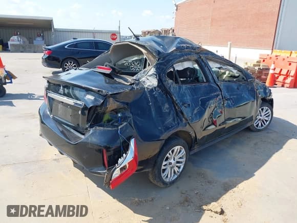 ✅ 2024 Mitsubishi Mirage ES • VIN: ML32FUFJ7RHF01602 • Lot: 42965062. Wystawiony na IAAI z przebiegiem 32 097 mil. Bezpłatny archiwum sprzedaży aukcyjnych z USA i szczegółowy raport historii pojazdu na DreamBid. Zdjęcie 4.