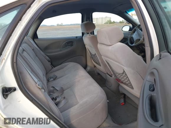 ✅ 1996 Ford Taurus G • VIN: 1FALP51U1TA243702 • Lot: 43843121. Wystawiony na IAAI z przebiegiem 132 222 mil. Bezpłatny archiwum sprzedaży aukcyjnych z USA i szczegółowy raport historii pojazdu na DreamBid. Zdjęcie 8.