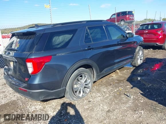 ✅ 2022 Ford Explorer XLT • VIN: 1FMSK8DH0NGB41520 • Лот: 43558557. Опубликован ранее на IAAI с пробегом 52 560 миль. Бесплатный доступ к архиву аукционных продаж из США и подробный отчёт об истории автомобиля на DreamBid. Изображение 4.