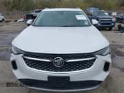 ✅ 2023 Buick Envision Avenir • VIN: LRBFZRR4XPD066776 • Lot: 41364825. Wystawiony na IAAI z przebiegiem 25 828 mil. Bezpłatny archiwum sprzedaży aukcyjnych z USA i szczegółowy raport historii pojazdu na DreamBid. Zdjęcie 12.