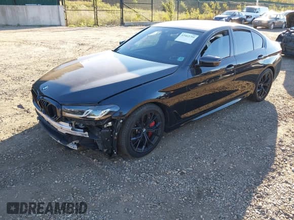 ✅ 2023 BMW 5 Series M550i xDrive • VIN: WBA13BK07PCN56512 • Lot: 43463795. Wystawiony na IAAI z przebiegiem 48 352 mil. Bezpłatny archiwum sprzedaży aukcyjnych z USA i szczegółowy raport historii pojazdu na DreamBid. Zdjęcie 18.