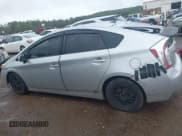 ✅ 2014 Toyota Prius Two • VIN: JTDKN3DU8E1735660 • Lot: 43803644. Wystawiony na IAAI z przebiegiem 279 126 mil. Bezpłatny archiwum sprzedaży aukcyjnych z USA i szczegółowy raport historii pojazdu na DreamBid. Zdjęcie 14.