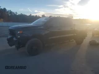 ✅ 2021 Chevrolet Silverado 1500 Custom Trail Boss • VIN: 1GCPYCEH1MZ155889 • Лот: 90638875. Опубликован ранее на Copart с пробегом 81 538 миль. Бесплатный доступ к архиву аукционных продаж из США и подробный отчёт об истории автомобиля на DreamBid. Изображение 1.