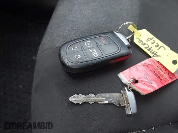 ✅ 2014 Jeep Cherokee Latitude • VIN: 1C4PJLCB5EW126840 • Лот: 43899706. Опубликован ранее на IAAI с пробегом 203 957 миль. Бесплатный доступ к архиву аукционных продаж из США и подробный отчёт об истории автомобиля на DreamBid. Изображение 11.