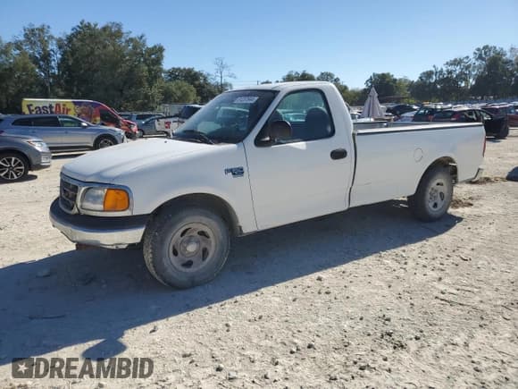 ✅ 2004 Ford F-150 XL • VIN: 2FTRF17W24CA81216 • Lot: 81237644. Listed on Copart with 263,183 mi. Free auction sales archive from the USA and detailed vehicle history report at DreamBid. Image 1.