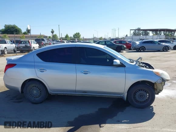 ✅ 2013 Nissan Versa S Plus • VIN: 3N1CN7AP0DL881295 • Lot: 42474410. Wystawiony na IAAI z przebiegiem 158 349 mil. Bezpłatny archiwum sprzedaży aukcyjnych z USA i szczegółowy raport historii pojazdu na DreamBid. Zdjęcie 14.