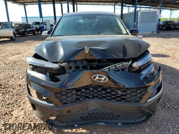 2022 Hyundai Kona SE with VIN KM8K22AB9NU819521, listed as a Copart auction lot 81771675 with 8,530 mi miles and Salvage title. Bid and sale history available at DreamBid. Image 5.