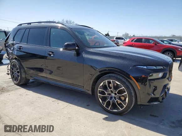 ✅ 2025 BMW X7 M60i • VIN: 5UX33EM00S9X26272 • Lot: 47746225. Wystawiony na Copart z przebiegiem 5 936 mil. Bezpłatny archiwum sprzedaży aukcyjnych z USA i szczegółowy raport historii pojazdu na DreamBid. Zdjęcie 4.
