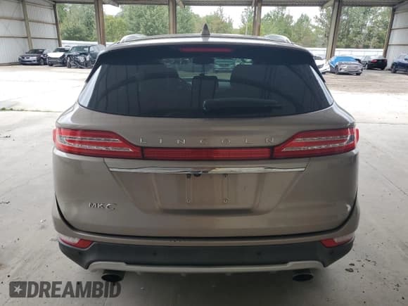 ✅ 2019 Lincoln MKC Select • VIN: 5LMCJ2D93KUL37815 • Лот: 84735895. Опубликован ранее на Copart с пробегом Не указан. Бесплатный доступ к архиву аукционных продаж из США и подробный отчёт об истории автомобиля на DreamBid. Изображение 6.