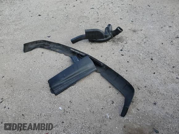 2001 Chevrolet Suburban LS z VIN 1GNFK16T31J205858, wystawiony jako Copart lot #48822154 z przebiegiem 161 849 mil mil oraz Szkoda całkowita • Salvage title. Historia ofert i sprzedaży dostępna na DreamBid. Obrazek 15.