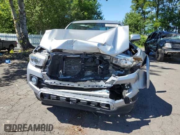 ✅ 2017 Toyota Tacoma SR5 • VIN: 3TMCZ5AN6HM088605 • Lot: 71598465. Listed on Copart with 175,789 mi. Free auction sales archive from the USA and detailed vehicle history report at DreamBid. Image 5.