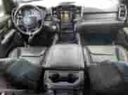 2019 Ram 1500 Limited z VIN 1C6SRFPT4KN552616, wystawiony jako Copart lot #56096905 z przebiegiem 51 407 mil mil oraz Szkoda całkowita • Salvage title. Historia ofert i sprzedaży dostępna na DreamBid. Obrazek 8.