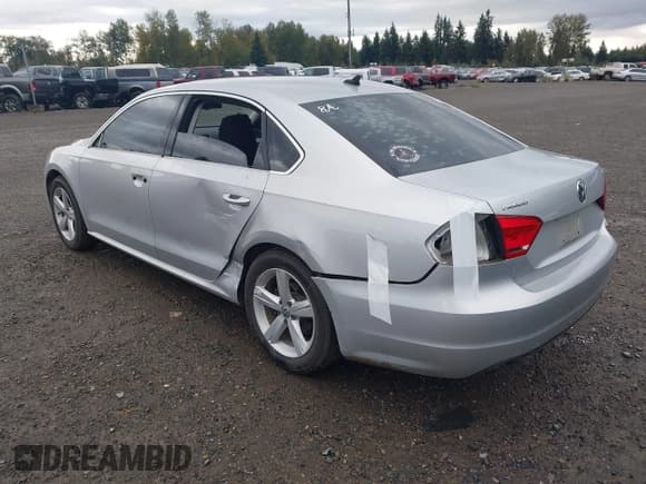 ✅ 2013 Volkswagen Passat SE • VIN: 1VWBN7A31DC011263 • Лот: 43344234. Опубликован ранее на IAAI с пробегом 101 678 миль. Бесплатный доступ к архиву аукционных продаж из США и подробный отчёт об истории автомобиля на DreamBid. Изображение 3.