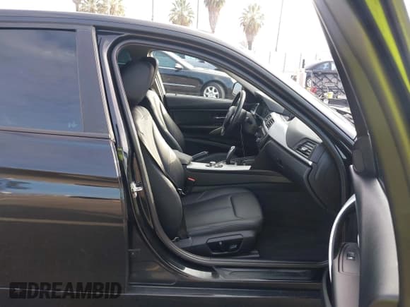 ✅ 2012 BMW 3 Series 328i • VIN: WBA3C1C57CF431953 • Lot: 43744650. Listed on IAAI with 106,909 mi. Free auction sales archive from the USA and detailed vehicle history report at DreamBid. Image 5.