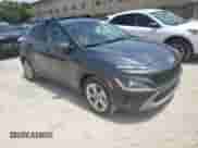 ✅ 2022 Hyundai Kona SEL • VIN: KM8K32AB1NU914152 • Lot: 59475723. Wystawiony na Copart z przebiegiem 1 285 mil mil. Skorzystaj z bezpłatnego archiwum sprzedaży aukcyjnych z USA i zobacz szczegółowy raport historii pojazdu na DreamBid. Zdjęcie 4.