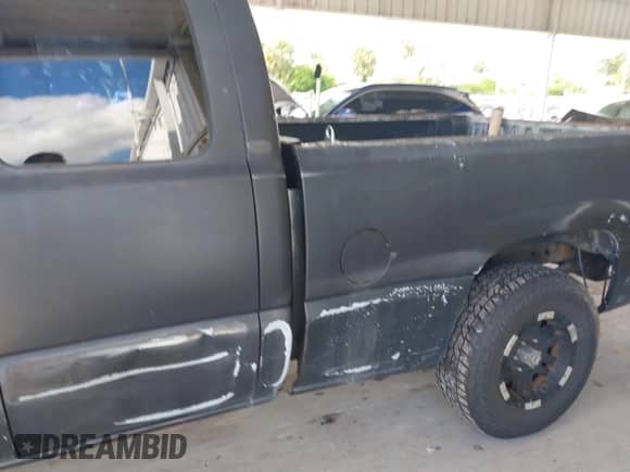 ✅ 2004 Chevrolet Silverado 1500 LS • VIN: 2GCEC19V241168072 • Lot: 43527884. Wystawiony na IAAI z przebiegiem Nie podano mil. Skorzystaj z bezpłatnego archiwum sprzedaży aukcyjnych z USA i zobacz szczegółowy raport historii pojazdu na DreamBid. Zdjęcie 13.