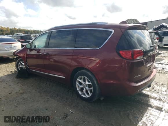 ✅ 2018 Chrysler Pacifica Touring L Plus • VIN: 2C4RC1EGXJR116582 • Lot: 90655825. Wystawiony na Copart z przebiegiem Nie podano. Bezpłatny archiwum sprzedaży aukcyjnych z USA i szczegółowy raport historii pojazdu na DreamBid. Zdjęcie 2.