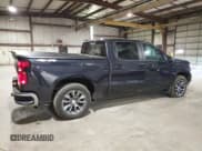 ✅ 2024 Chevrolet Silverado 1500 LT • VIN: 1GCUDDED9RZ140484 • Lot: 84909255. Wystawiony na Copart z przebiegiem 13 988 mil. Bezpłatny archiwum sprzedaży aukcyjnych z USA i szczegółowy raport historii pojazdu na DreamBid. Zdjęcie 3.