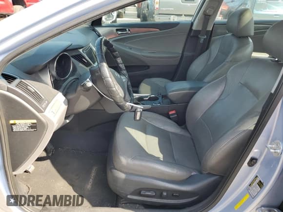 ✅ 2013 Hyundai Sonata Limited • VIN: KMHEC4A41DA085674 • Lot: 71118854. Listed on Copart with 146,567 mi. Free auction sales archive from the USA and detailed vehicle history report at DreamBid. Image 7.