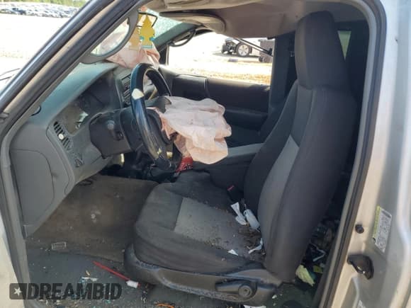 ✅ 2005 Ford Ranger XL • VIN: 1FTZR15E25PA85848 • Lot: 55028305. Wystawiony na Copart z przebiegiem Nie podano. Bezpłatny archiwum sprzedaży aukcyjnych z USA i szczegółowy raport historii pojazdu na DreamBid. Zdjęcie 7.