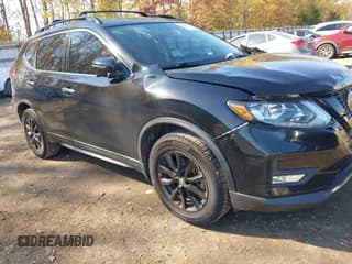 ✅ 2018 Nissan Rogue SV • VIN: 5N1AT2MT0JC827231 • Lot: 43637872. Wystawiony na IAAI z przebiegiem 124 127 mil. Bezpłatny archiwum sprzedaży aukcyjnych z USA i szczegółowy raport historii pojazdu na DreamBid. Zdjęcie 1.