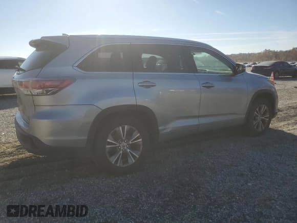 ✅ 2015 Toyota Highlander XLE • VIN: 5TDKKRFH5FS067932 • Lot: 91206675. Wystawiony na Copart z przebiegiem 136 964 mil. Bezpłatny archiwum sprzedaży aukcyjnych z USA i szczegółowy raport historii pojazdu na DreamBid. Zdjęcie 3.