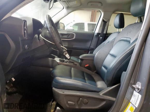 ✅ 2024 Ford Bronco Sport Outer Banks • VIN: 3FMCR9C62RRF14724 • Lot: 93566045. Wystawiony na Copart z przebiegiem 29 626 mil. Bezpłatny archiwum sprzedaży aukcyjnych z USA i szczegółowy raport historii pojazdu na DreamBid. Zdjęcie 7.