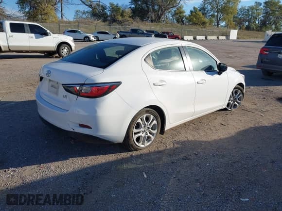 ✅ 2018 Toyota Yaris • VIN: 3MYDLBYV3JY324198 • Лот: 43471701. Опубликован ранее на IAAI с пробегом 80 107 миль. Бесплатный доступ к архиву аукционных продаж из США и подробный отчёт об истории автомобиля на DreamBid. Изображение 4.