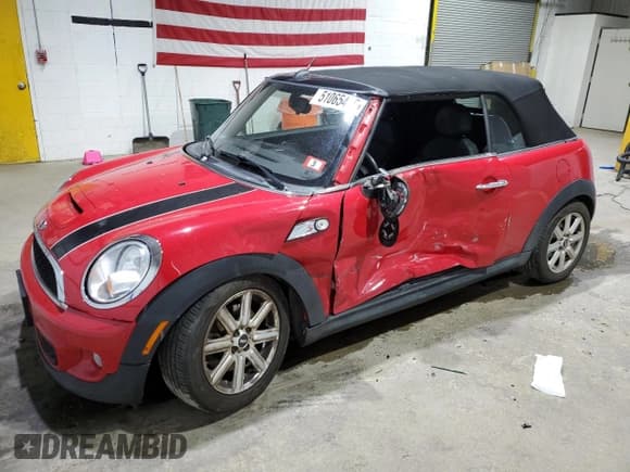 ✅ 2014 MINI Convertible S • VIN: WMWZP3C5XET706388 • Lot: 51065435. Wystawiony na Copart z przebiegiem 122 379 mil. Bezpłatny archiwum sprzedaży aukcyjnych z USA i szczegółowy raport historii pojazdu na DreamBid. Zdjęcie 1.