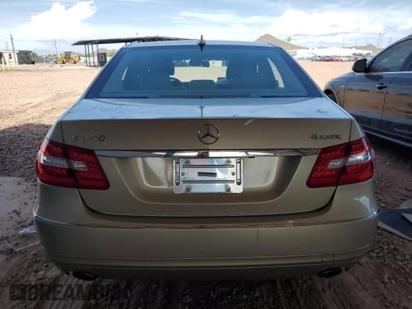 ✅ 2010 Mercedes-Benz E 350 Sport • VIN: WDDHF8HB8AA098671 • Lot: 81159735. Listed on Copart with 69,986 mi. Free auction sales archive from the USA and detailed vehicle history report at DreamBid. Image 6.