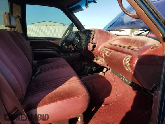 1995 Chevrolet Silverado 1500 с VIN 1GCEK14K7SZ145164, выставлен на аукционе Copart как лот 85923145 с пробегом 181 324 миль миль и Списание • Salvage title. История ставок и продаж доступна на DreamBid. Изображение 10.