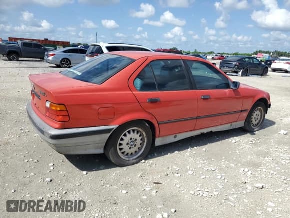 ✅ 1992 BMW 3 Series • VIN: WBACB3314NFE06929 • Lot: 61575225. Listed on Copart with Not provided. Free auction sales archive from the USA and detailed vehicle history report at DreamBid. Image 3.
