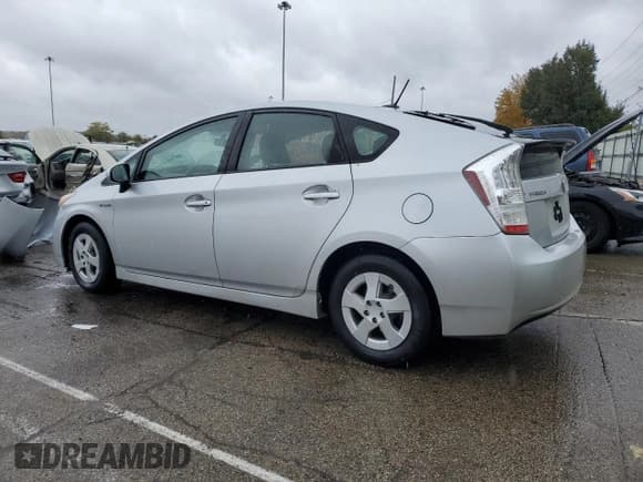 ✅ 2010 Toyota Prius III • VIN: JTDKN3DU8A0155776 • Лот: 90825715. Опубликован ранее на Copart с пробегом 220 799 миль. Бесплатный доступ к архиву аукционных продаж из США и подробный отчёт об истории автомобиля на DreamBid. Изображение 2.