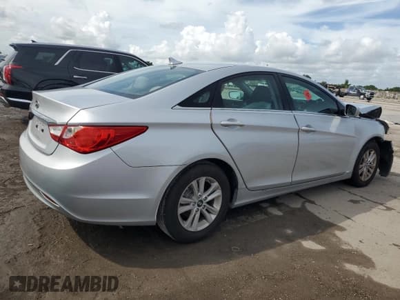 ✅ 2011 Hyundai Sonata GLS • VIN: 5NPEB4AC5BH256348 • Lot: 71362074. Listed on Copart with 128,117 mi. Free auction sales archive from the USA and detailed vehicle history report at DreamBid. Image 3.