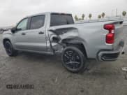 ✅ 2025 Chevrolet Silverado 1500 Custom • VIN: 1GCPABEK1SZ284397 • Lot: 85829595. Wystawiony na Copart z przebiegiem 7 709 mil. Bezpłatny archiwum sprzedaży aukcyjnych z USA i szczegółowy raport historii pojazdu na DreamBid. Zdjęcie 2.