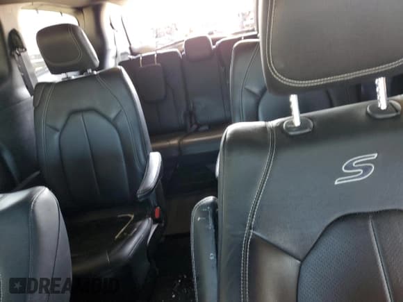 ✅ 2020 Chrysler Pacifica Launch Edition • VIN: 2C4RC3BG7LR267804 • Лот: 71024245. Опубликован ранее на Copart с пробегом 42 444 миль. Бесплатный доступ к архиву аукционных продаж из США и подробный отчёт об истории автомобиля на DreamBid. Изображение 10.